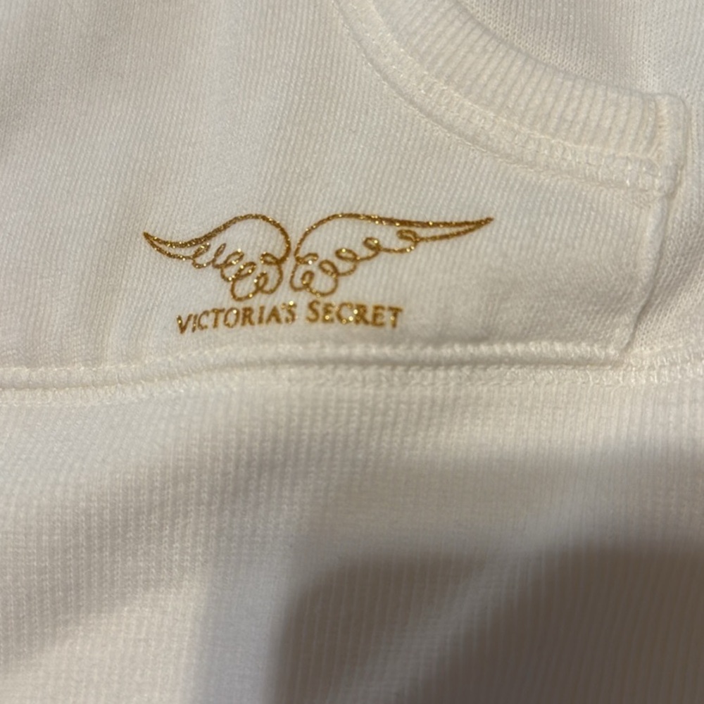 Like new Victoria’s Secret Capri hoodie set white gold small supermodel Hawaii - Picture 6 of 9